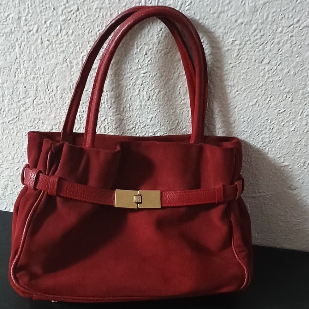 Chic Red Leather Shoulder Bag
